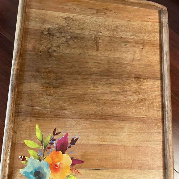 Pioneer woman, K cup holder, paintbrush or crafts organizer.  Airbnb - Picture 7 of 11